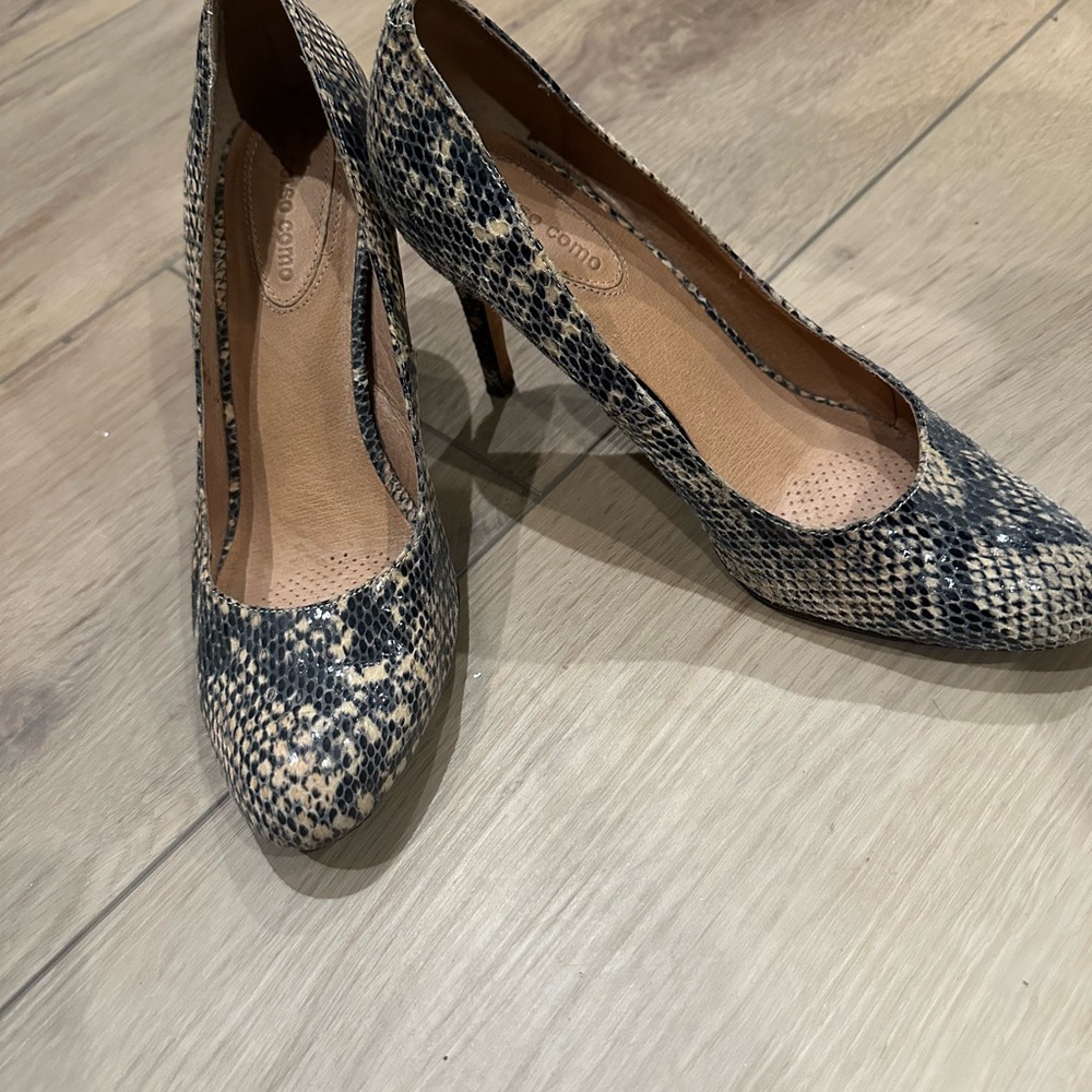 Corso Como Women's Snakeskin Pumps - Black and Cream, Sz 9.5